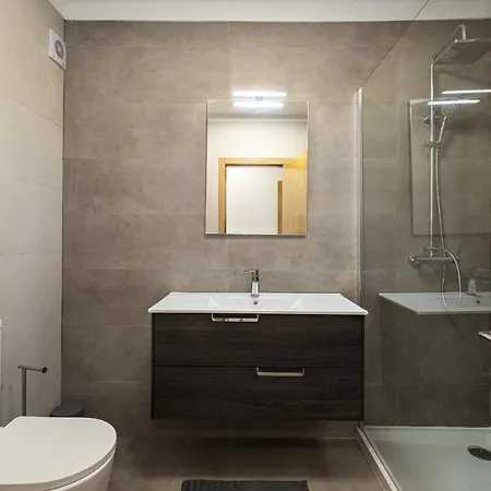 Miral 2 - Front With Pool Apartmán *